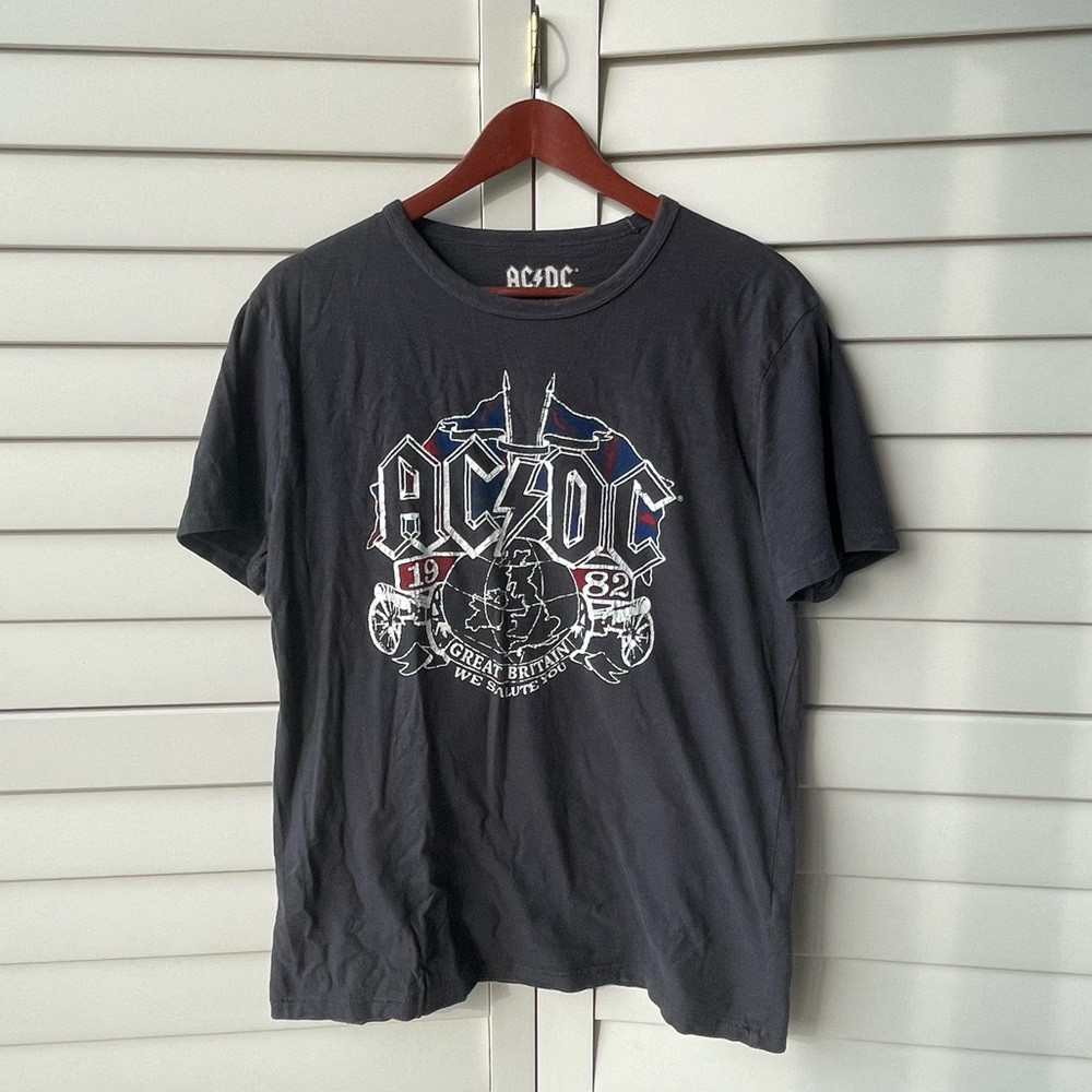 Lucky Brand AC/DC Dark Gray Band Tee (UK Flag/“We Salute You” Design)—UNISEX